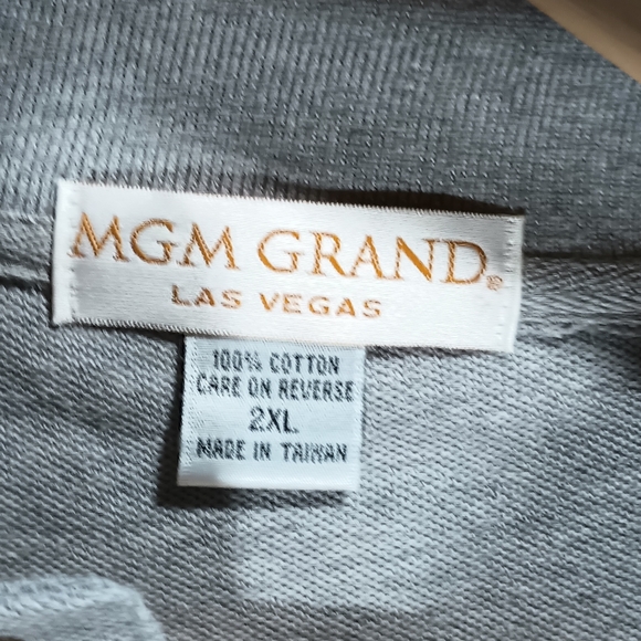 MGM Grand Las Vegas 2xl polo in excellent condition - Picture 5 of 7